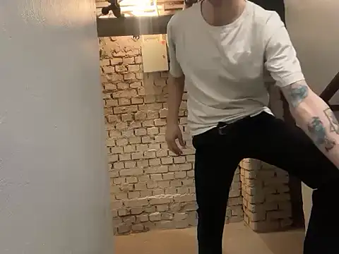 BrunoTwinkXXL online show from January 10, 11:53 pm