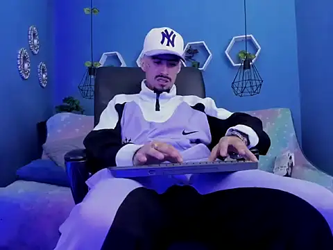 harold 777 online show from June 18, 4:25 am