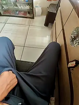 tomdear online show from November 17, 9:34 am