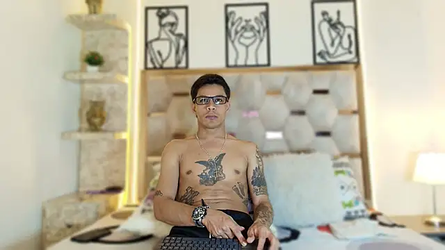 Andrew Haalls online show from November 30, 9:28 pm