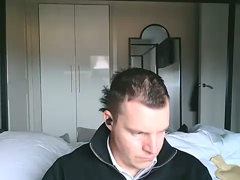 Snapshot of scotsman202513 chatting on October 30, 9:00 am scotsman202513 online show from October 30, 9:00 am