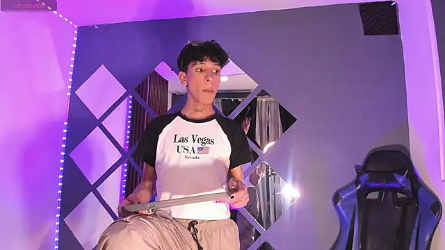 Max Steell online show from February 17, 4:11 am