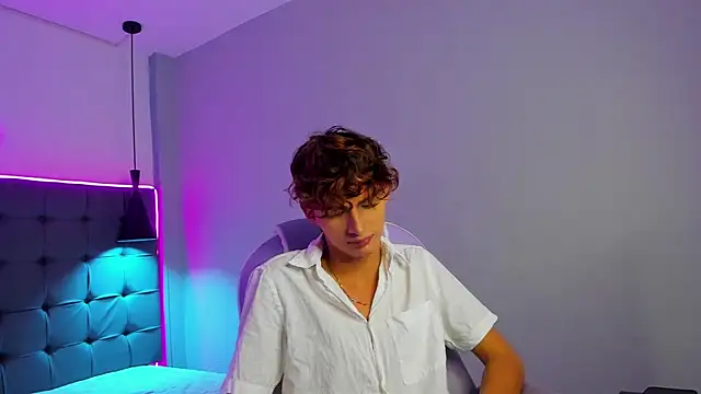 NicolasFerrer18 online show from December 22, 7:22 pm