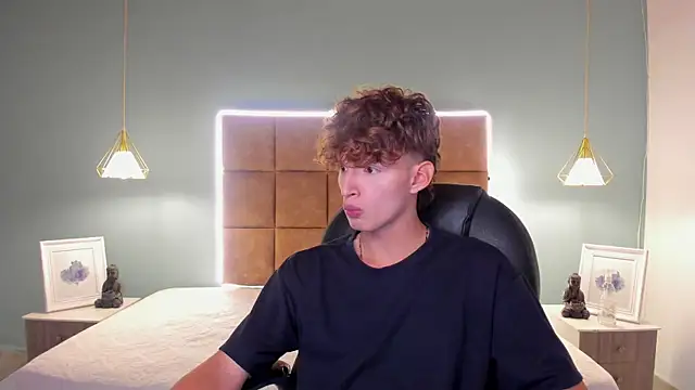 NicolasFerrer18 online show from November 17, 7:28 pm