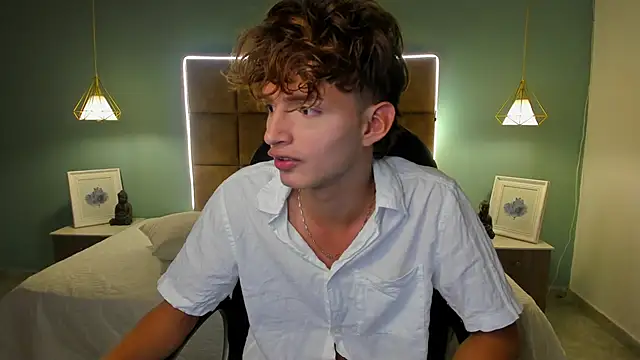 NicolasFerrer18 online show from November 20, 7:56 pm