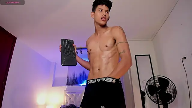 KamiSuarez online show from December 17, 7:09 pm