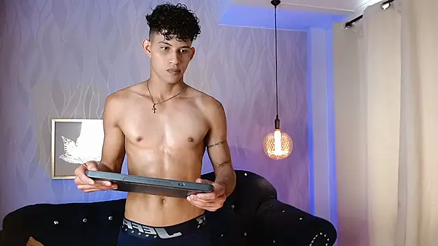 KamiSuarez online show from November 6, 7:06 pm