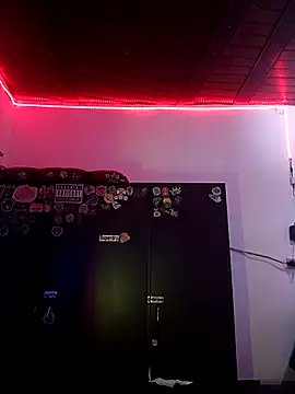 Aron Jones  online show from November 9, 4:16 am