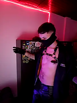 Aron Jones  online show from November 1, 2:04 am