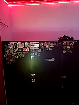 Aron Jones  online show from November 11, 12:37 am