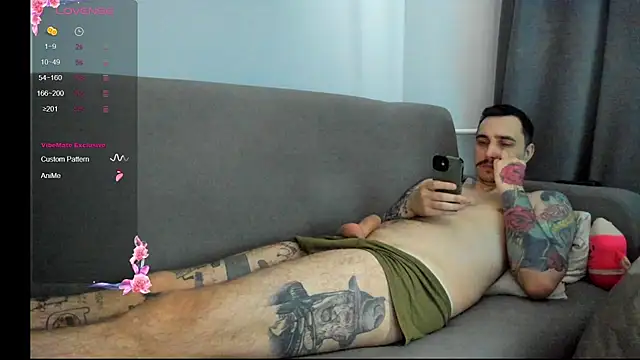 Your hot students online show from December 3, 9:15 am