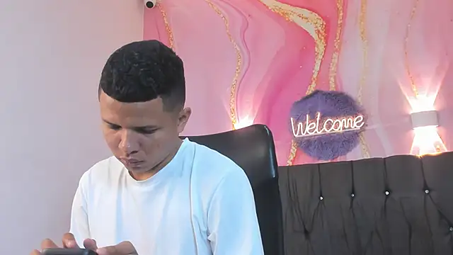 Steven19 LatinBoy online show from November 25, 11:56 am