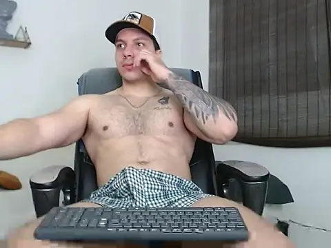 Noah Swagger  online show from January 12, 12:20 pm