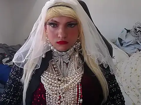 VanesaCrossic online show from May 8, 9:54 am