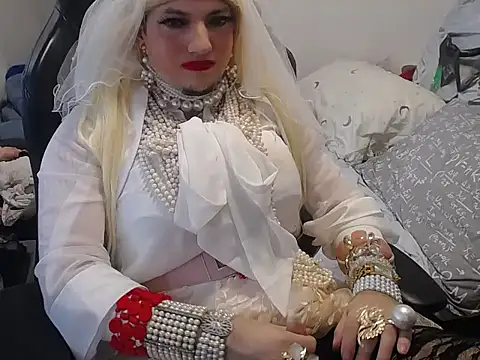 VanesaCrossic online show from May 5, 9:44 am