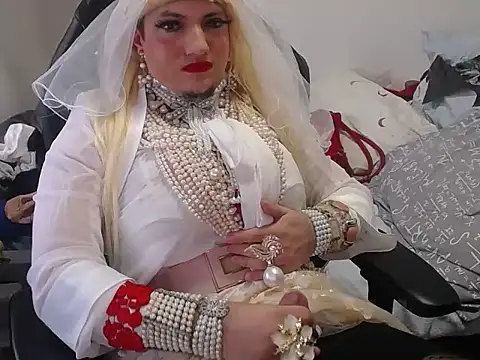 VanesaCrossic online show from May 6, 9:54 am
