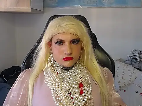 VanesaCrossic online show from December 14, 8:32 am