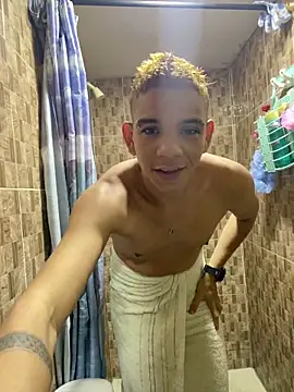 Dylams maja online show from December 15, 3:20 pm