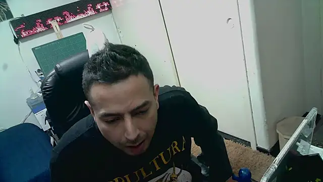 YoungStallionXL online show from February 20, 7:21 am