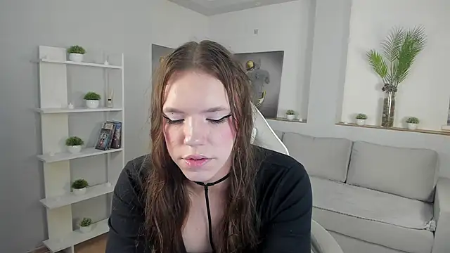 MadisonMongomeri online show from November 12, 9:15 am