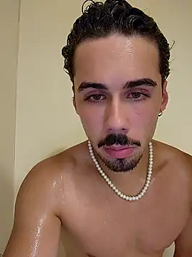 Leo  ribeiro online show from March 15, 2:02 pm