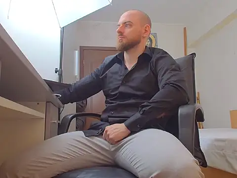 Ryanstone  online show from March 16, 5:14 am