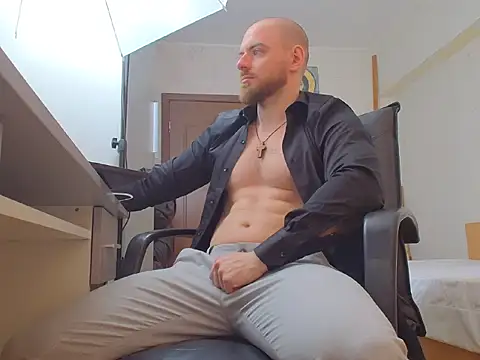 Ryanstone  online show from March 16, 5:44 am