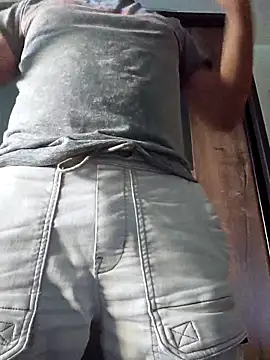 Leslie85 online show from November 11, 10:20 am