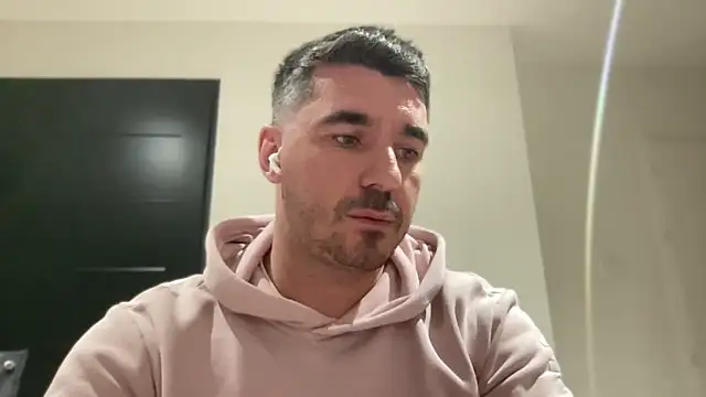 x2straight online show from February 28, 10:31 pm