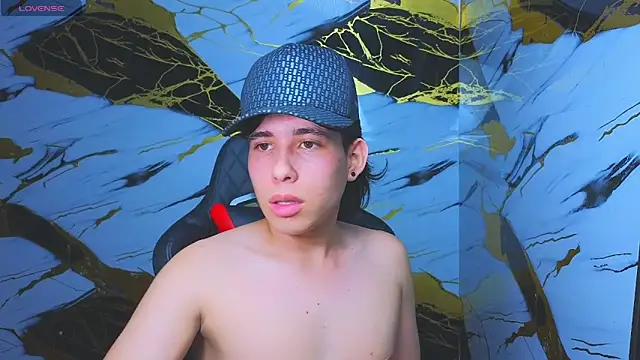 Suarezz10  online show from November 18, 5:27 pm