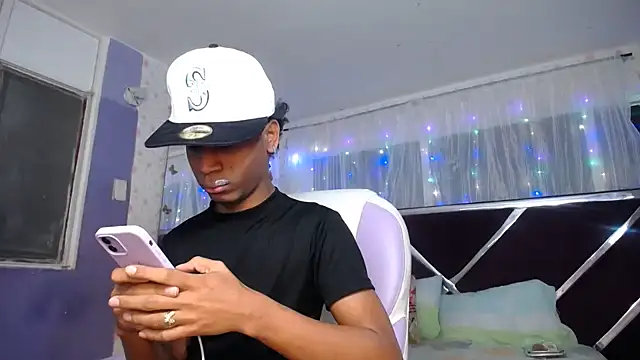 Santy bigcock 01 online show from April 17, 12:08 pm