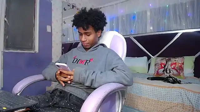 Santy bigcock 01 online show from March 29, 6:19 pm