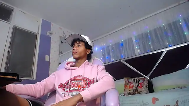 Santy bigcock 01 online show from May 2, 12:41 pm