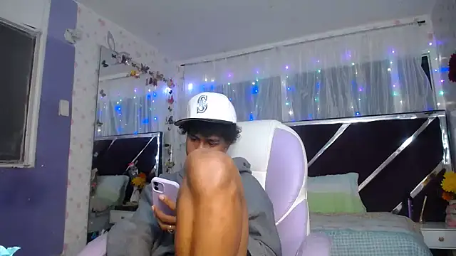 Santy bigcock 01 online show from April 22, 12:21 pm