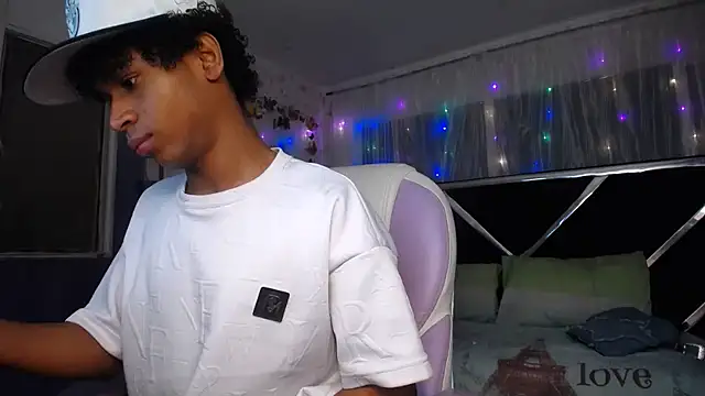 Santy bigcock 01 online show from May 11, 2:45 pm