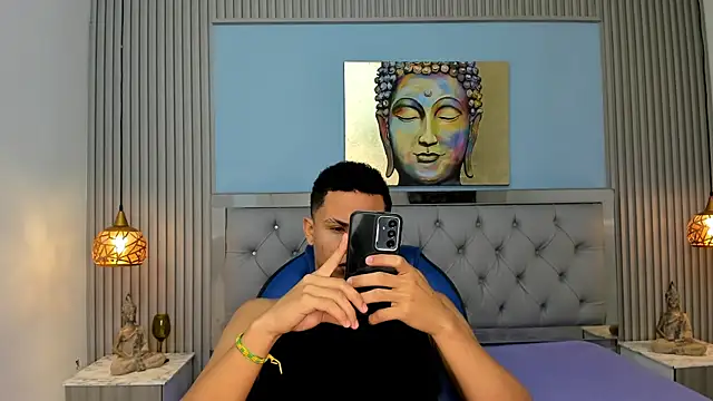 Liams18 online show from April 17, 3:53 am