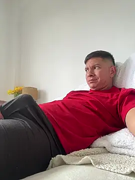 Maluma1995 online show from April 20, 5:26 pm