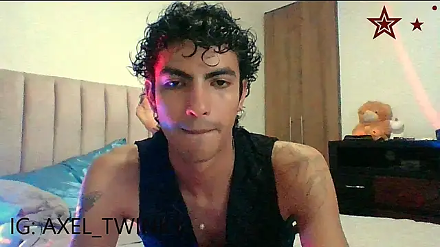 axel love13 online show from December 3, 10:38 pm