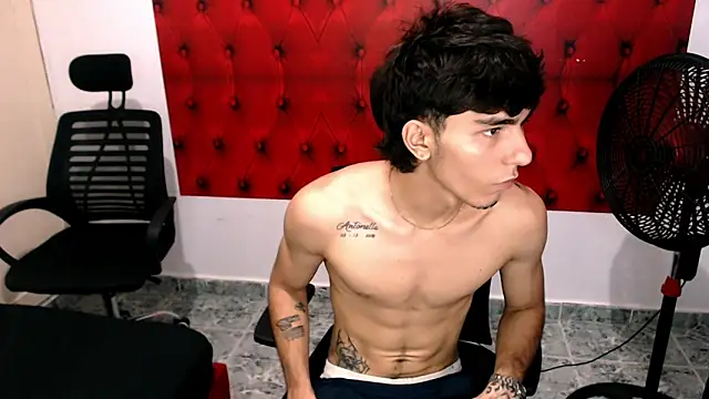 Bryant Connor online show from November 16, 4:03 am