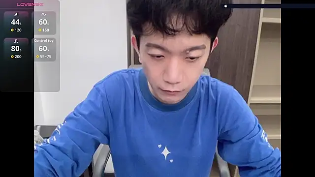 CouplingCry online show from May 10, 3:46 pm