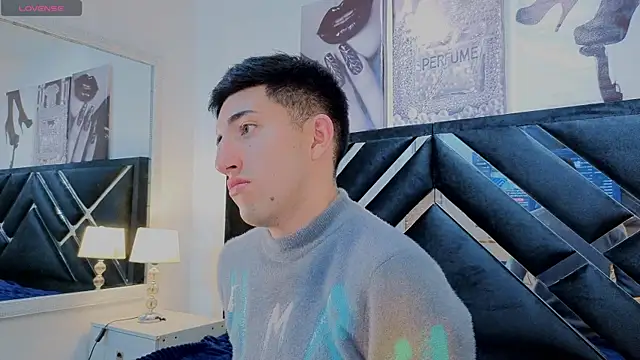 Un Sluttyy online show from April 25, 1:41 pm