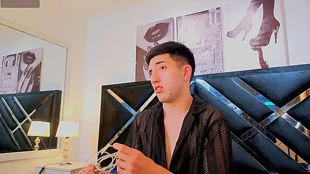 Un Sluttyy online show from April 24, 12:40 pm