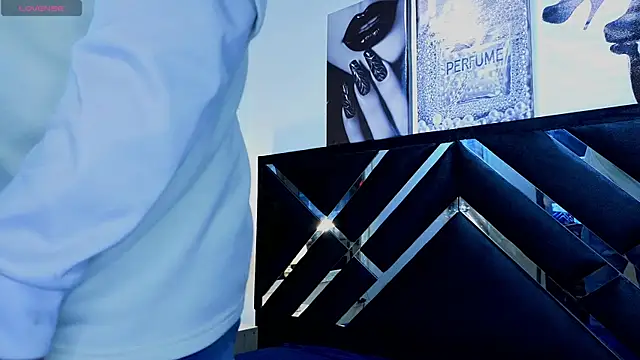 Un Sluttyy online show from April 28, 11:37 am