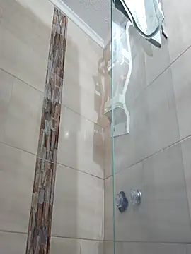 latiin boy21 online show from November 29, 6:26 am