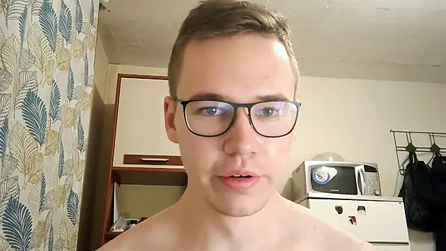 Yminoske online show from November 17, 3:26 pm