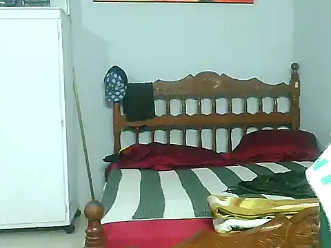 dirtysluttyfist online show from January 19, 2:36 am