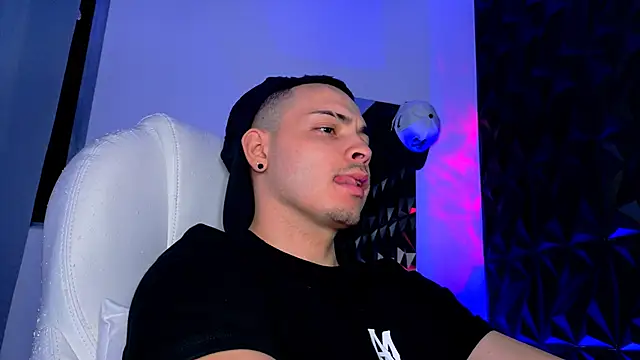 Maxwell Dupont online show from February 10, 12:15 am