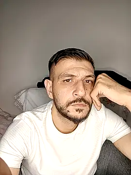 Red dewilll online show from November 9, 7:51 pm