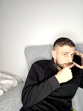 Red dewilll online show from November 10, 7:52 pm