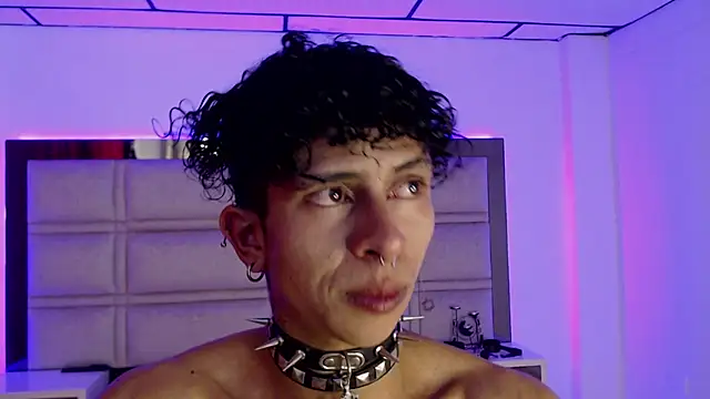 Maximo king25 online show from December 18, 6:31 am